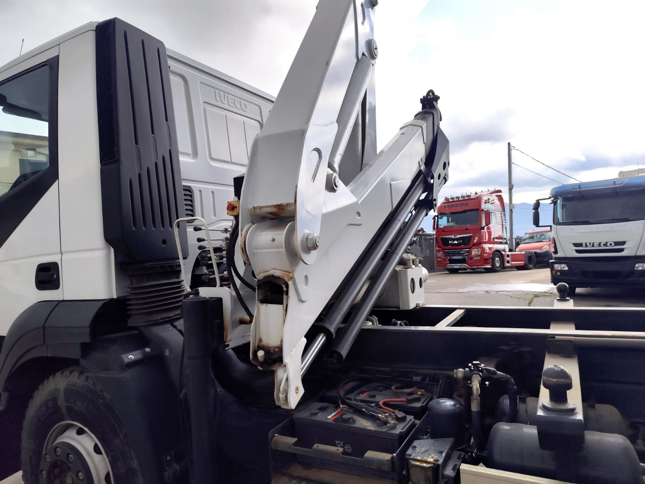 IVECO STRALIS AD 190S31P - Camião grua: foto 3 IVECO STRALIS AD 190S31P - Camião grua: foto 3