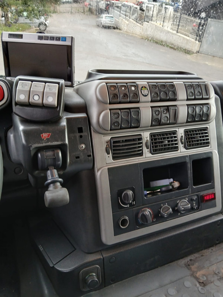 IVECO STRALIS AD 260S31 - Camião chassi: foto 3 IVECO STRALIS AD 260S31 - Camião chassi: foto 3
