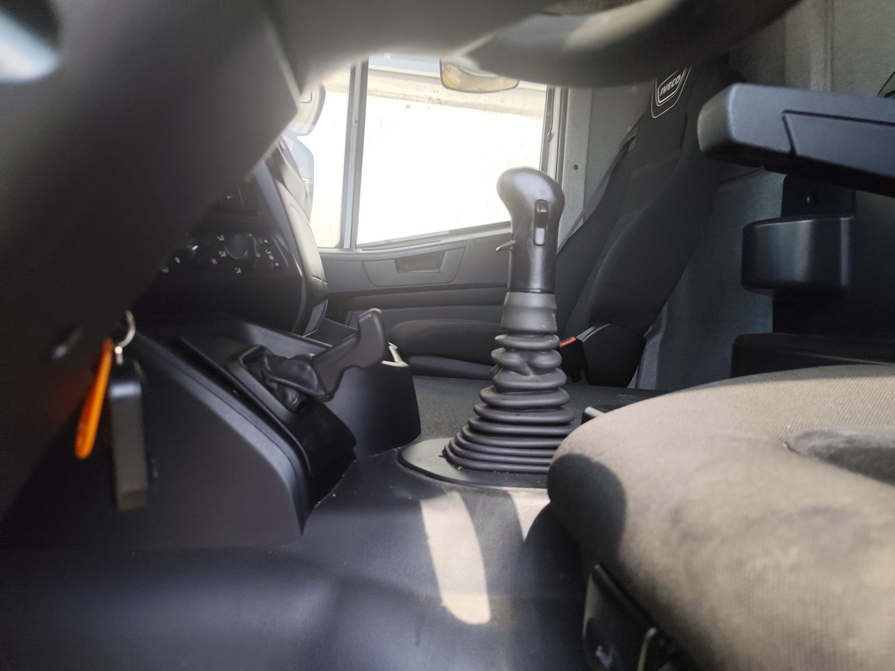 IVECO STRALIS AD 260S31 Y/P - Camião chassi: foto 5 IVECO STRALIS AD 260S31 Y/P - Camião chassi: foto 5