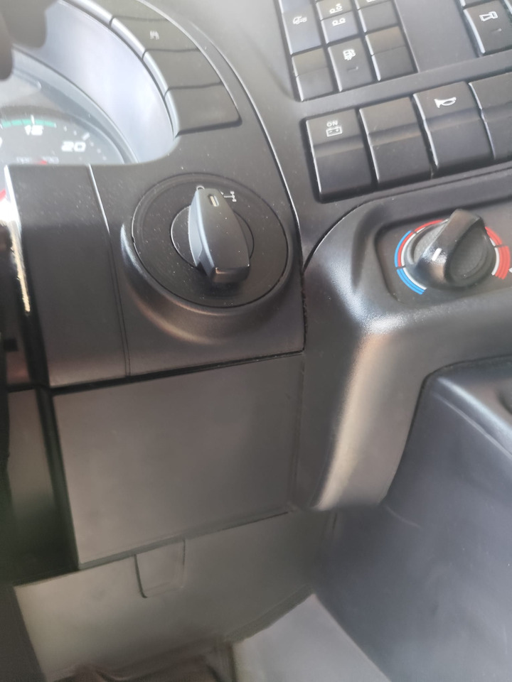 IVECO STRALIS AD 260S31 Y/P - Camião chassi: foto 4 IVECO STRALIS AD 260S31 Y/P - Camião chassi: foto 4