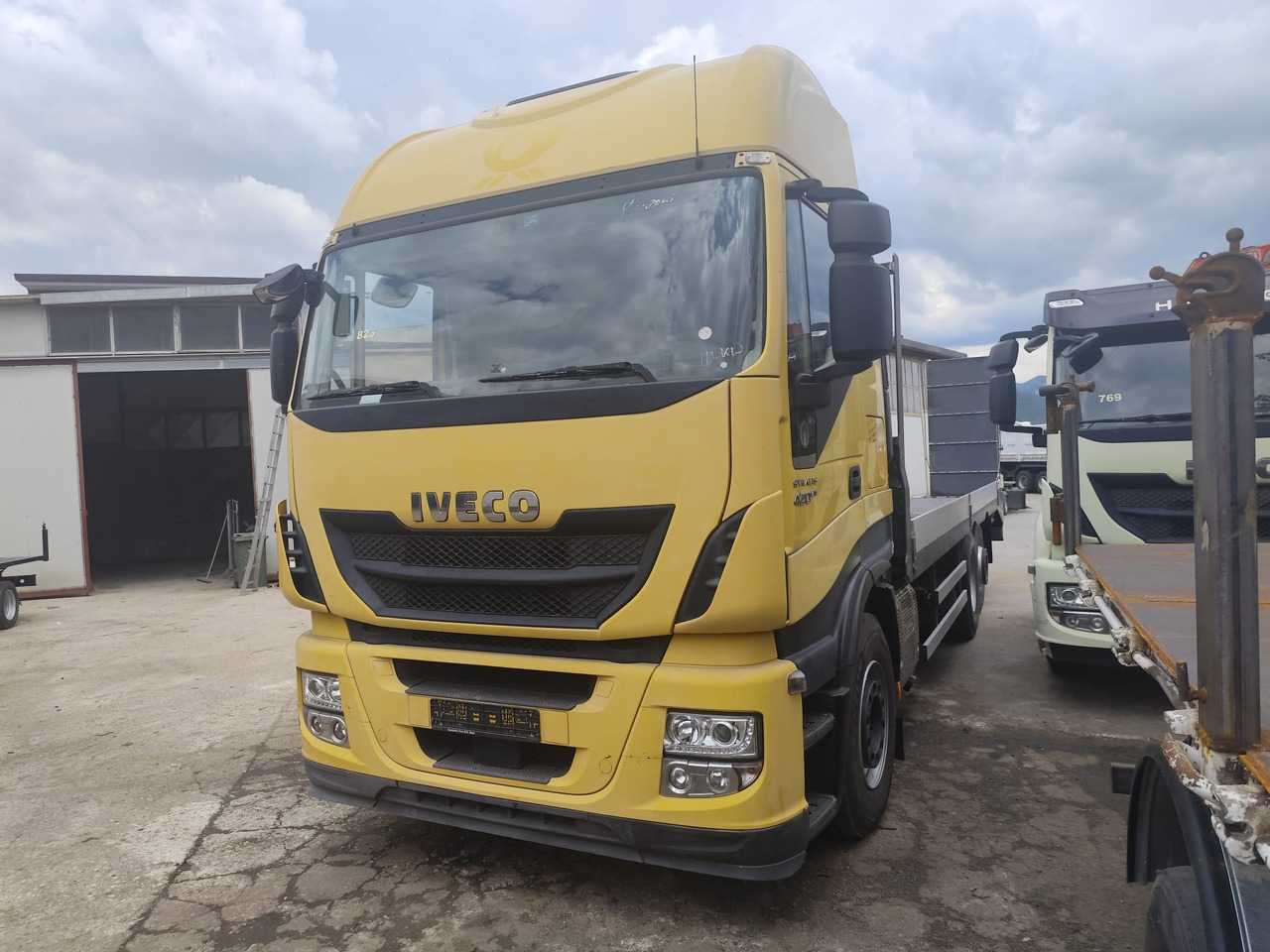 IVECO STRALIS AS 260S42 - Camião de caixa aberta/ Plataforma: foto 1 IVECO STRALIS AS 260S42 - Camião de caixa aberta/ Plataforma: foto 1