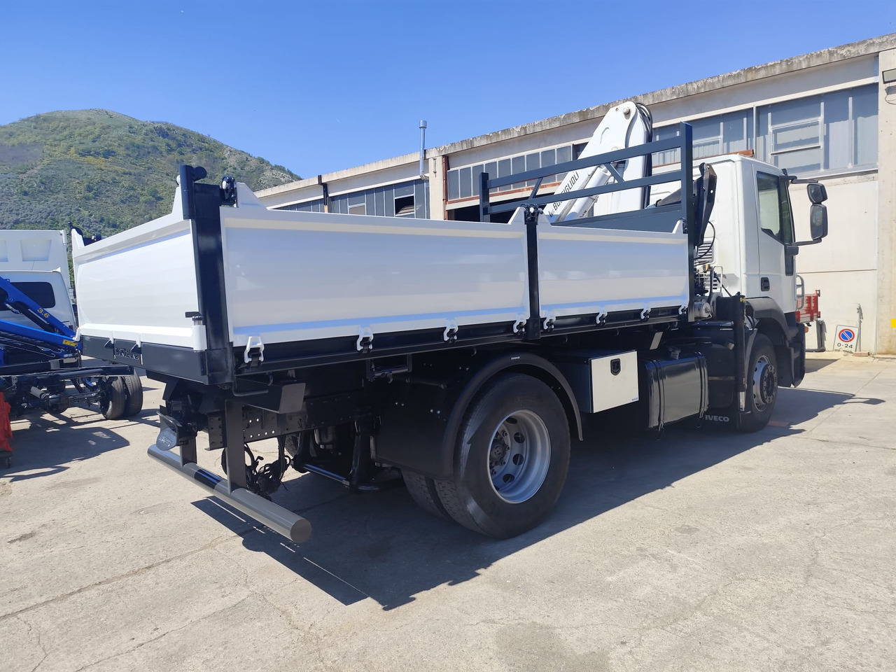 Camião grua IVECO STRALIS CUBE 190S33: foto 35