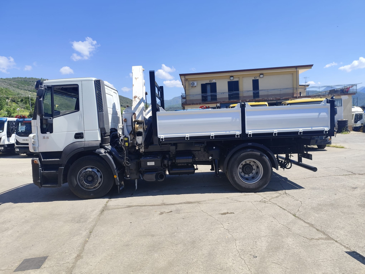 Camião grua IVECO STRALIS CUBE 190S33: foto 32