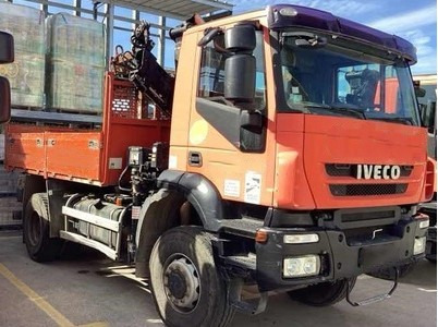 IVECO TRAKKER 190T31 - Camião grua: foto 2 IVECO TRAKKER 190T31 - Camião grua: foto 2