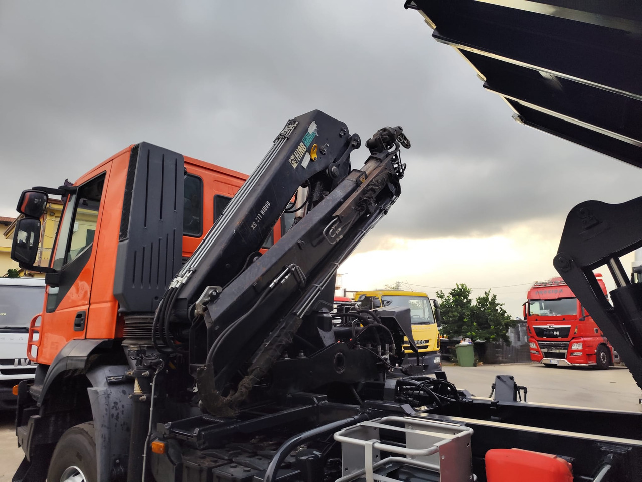 IVECO TRAKKER 190T36 - Camião grua, Camião basculante: foto 3 IVECO TRAKKER 190T36 - Camião grua, Camião basculante: foto 3