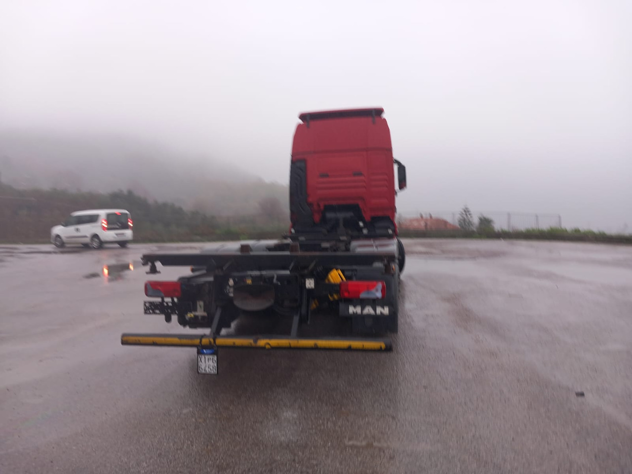 Camião transportador de contêineres/ Caixa móvel MAN TGX 26.440: foto 16