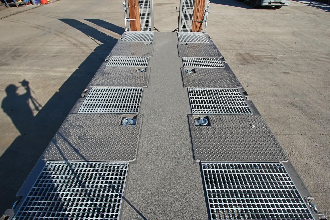 Semi-reboque baixa para transporte de máquinas pesadas novo YALCIN 3 ESSIEUX SURBAISSE EXTENSIBLE TABLE ELEVATRICE: foto 18 Semi-reboque baixa para transporte de máquinas pesadas novo YALCIN 3 ESSIEUX SURBAISSE EXTENSIBLE TABLE ELEVATRICE: foto 18