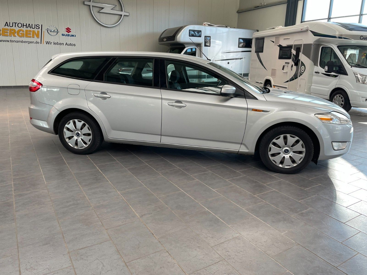 Ford Mondeo Turnier Trend / AHK / 8-fach Bereift - Automóvel: foto 2 Ford Mondeo Turnier Trend / AHK / 8-fach Bereift - Automóvel: foto 2