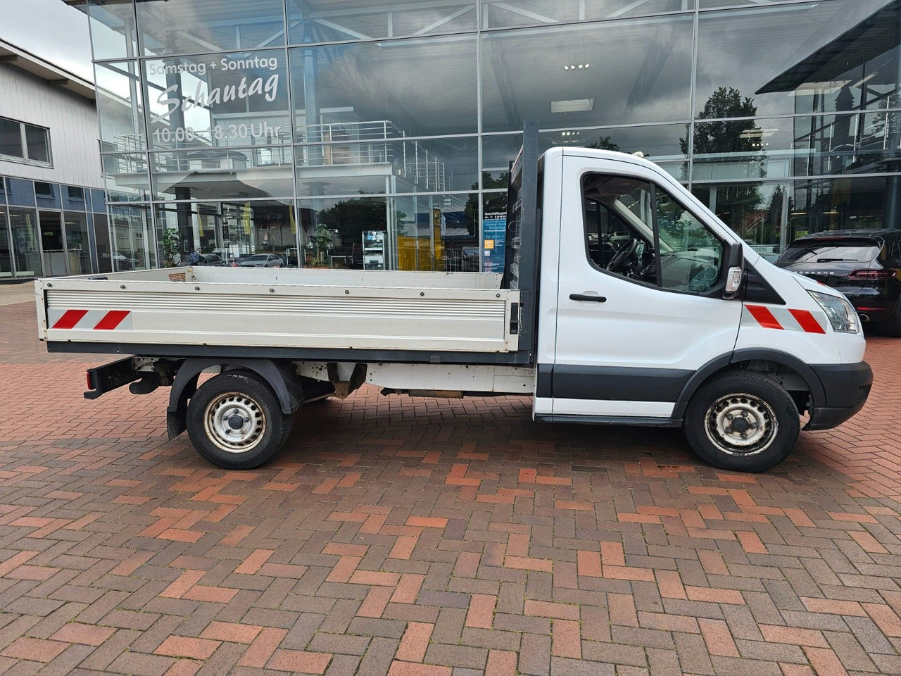 Ford Transit Pritsche 350 L2 Einzelkabine Motorschade - Carrinha de caixa aberta: foto 2 Ford Transit Pritsche 350 L2 Einzelkabine Motorschade - Carrinha de caixa aberta: foto 2