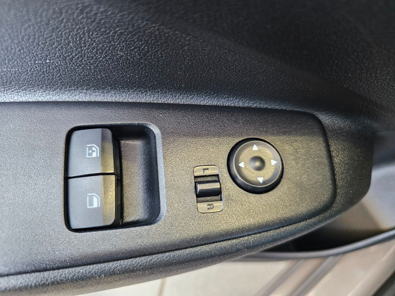 Automóvel Hyundai i10 Trend AUTOMATIK SHZ PDC LenkrHzg DAB Spurhal: foto 13
