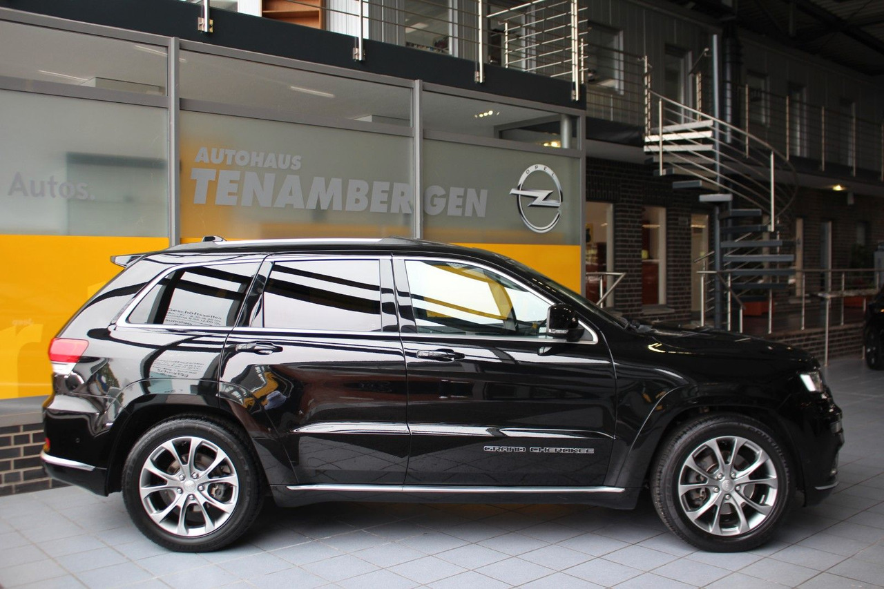 Jeep Grand Cherokee 3.0 CRD Summit H&K Pano DVD ACC - SUV: foto 3 Jeep Grand Cherokee 3.0 CRD Summit H&K Pano DVD ACC - SUV: foto 3