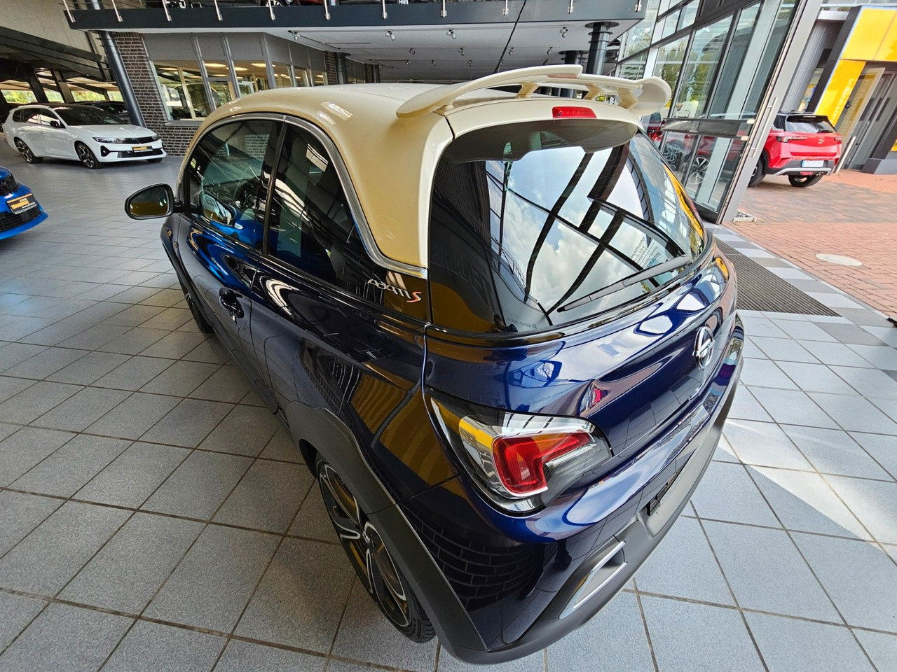Opel Adam Rocks S Recaro Leder Infinity 18" - Automóvel: foto 4 Opel Adam Rocks S Recaro Leder Infinity 18" - Automóvel: foto 4