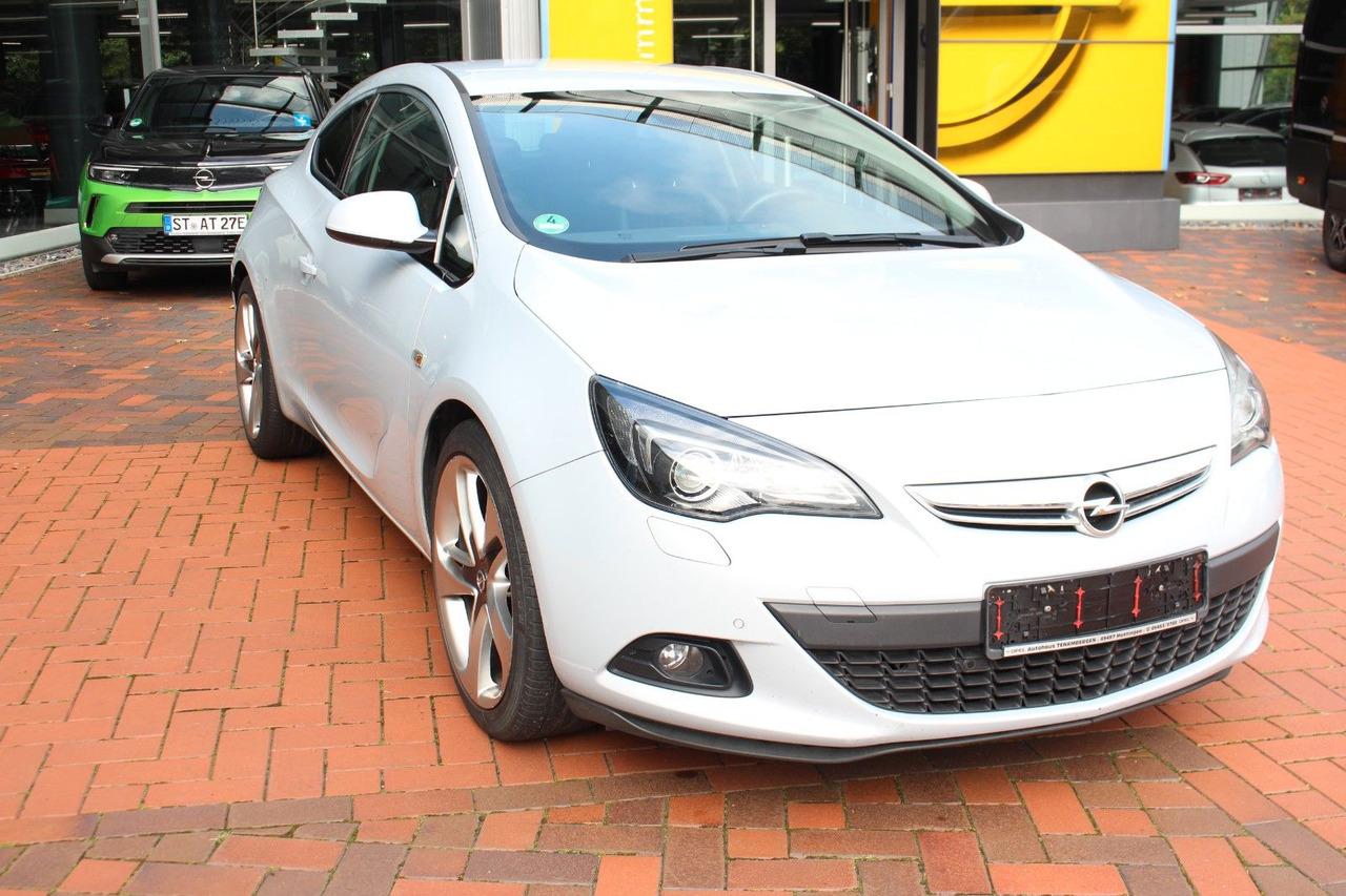Opel Astra J GTC Innovation - Automóvel: foto 4 Opel Astra J GTC Innovation - Automóvel: foto 4