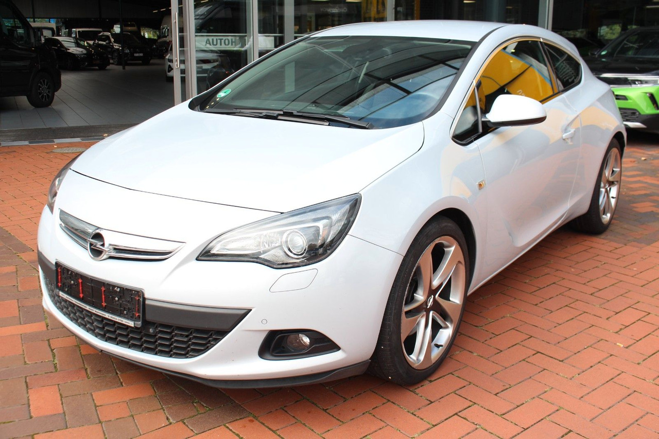 Opel Astra J GTC Innovation - Automóvel: foto 1 Opel Astra J GTC Innovation - Automóvel: foto 1