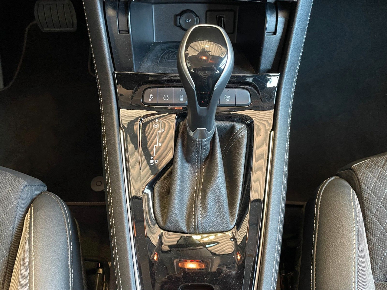 SUV Opel Grandland (X) Elegance Kamera Sitz- & Lenkradhzg: foto 12