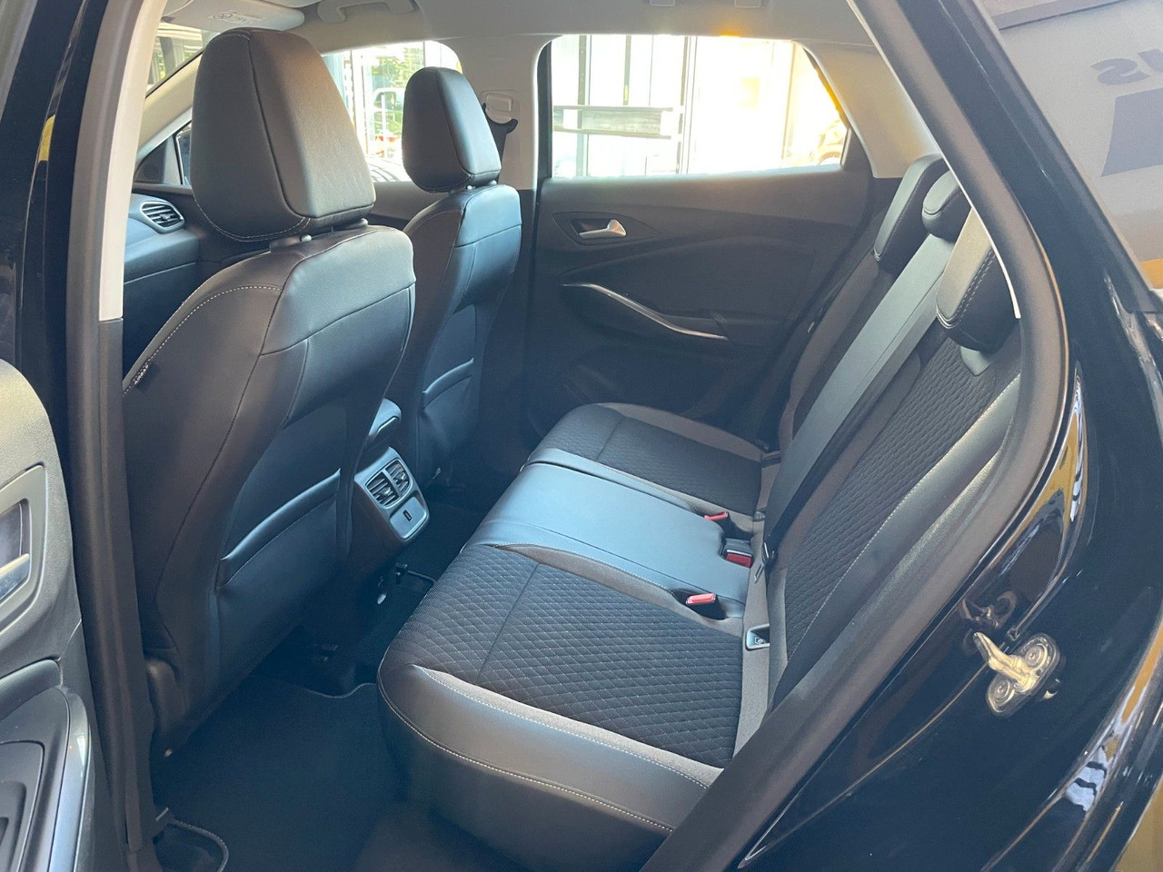 SUV Opel Grandland (X) Elegance Kamera Sitz- & Lenkradhzg: foto 9
