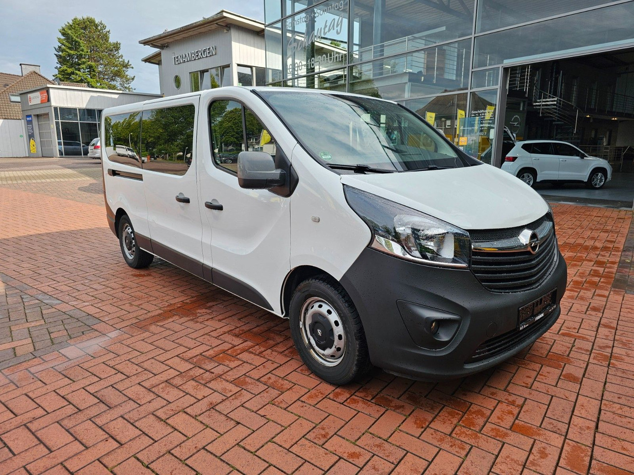 Opel Vivaro B Combi Bus L2H1 2,9t AHK - Furgão de passageiros: foto 1 Opel Vivaro B Combi Bus L2H1 2,9t AHK - Furgão de passageiros: foto 1