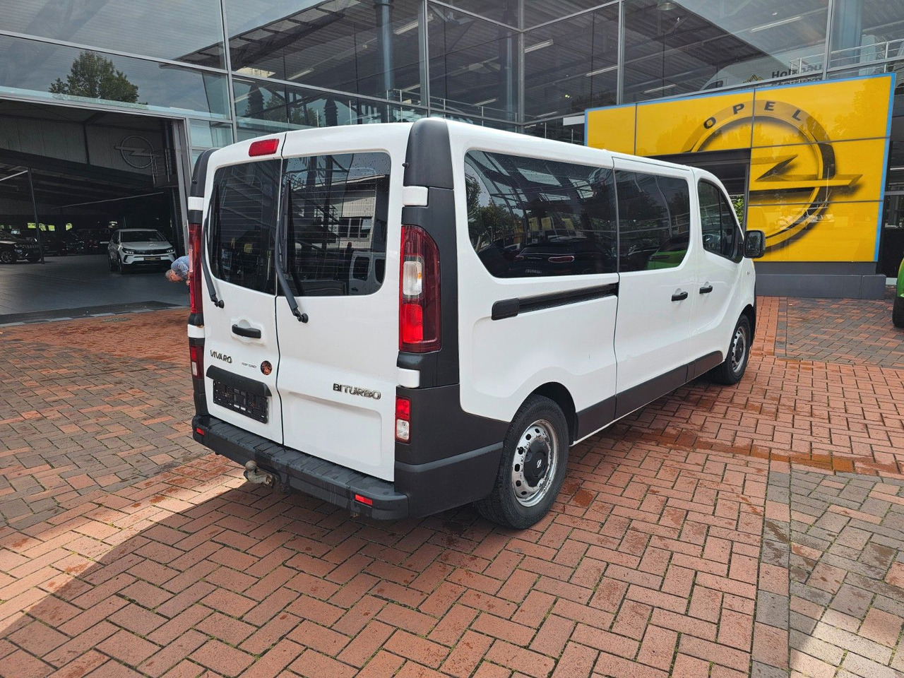 Opel Vivaro B Combi Bus L2H1 2,9t AHK - Furgão de passageiros: foto 4 Opel Vivaro B Combi Bus L2H1 2,9t AHK - Furgão de passageiros: foto 4