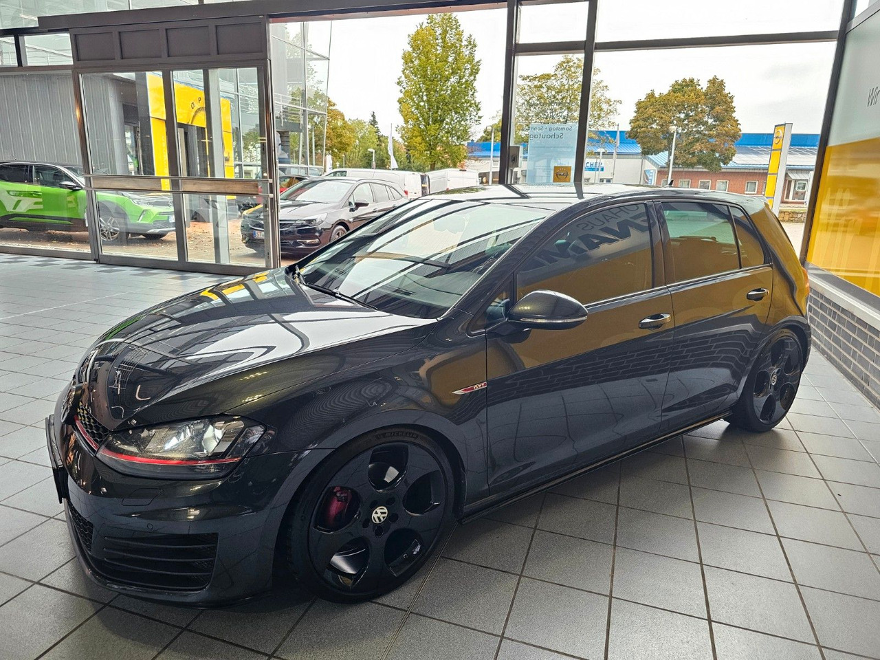 Volkswagen Golf VII Lim. GTI BMT SHZ BiXenon - Sedan: foto 3 Volkswagen Golf VII Lim. GTI BMT SHZ BiXenon - Sedan: foto 3