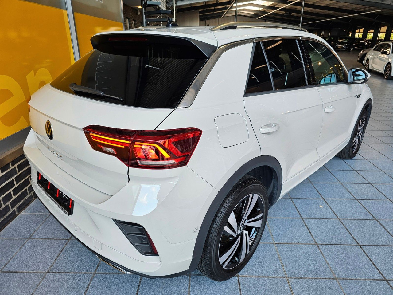 Volkswagen T-Roc R-Line eHeckklappe SHZ LED - SUV: foto 4 Volkswagen T-Roc R-Line eHeckklappe SHZ LED - SUV: foto 4