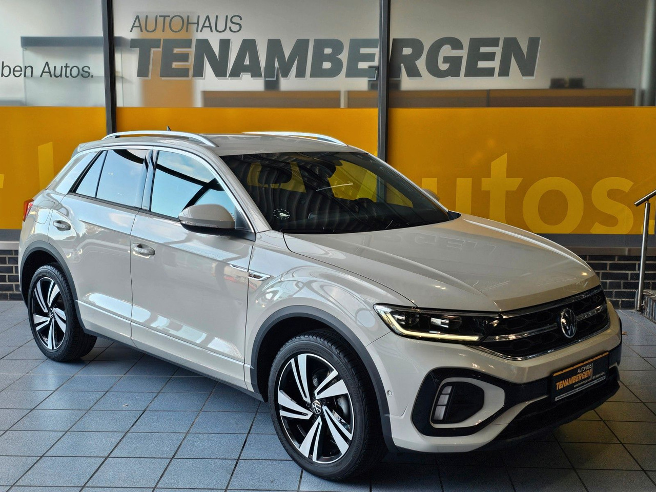 Volkswagen T-Roc R-Line eHeckklappe SHZ LED - SUV: foto 1 Volkswagen T-Roc R-Line eHeckklappe SHZ LED - SUV: foto 1