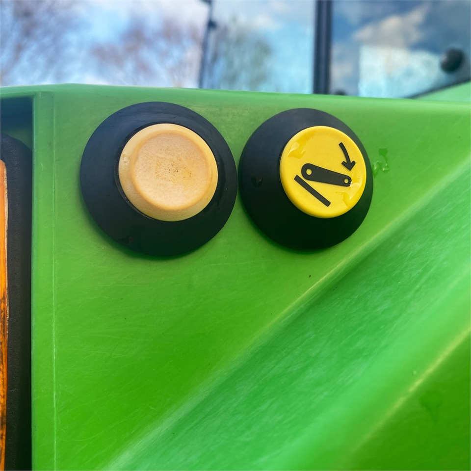 Deutz-Fahr DX 4.71 - Trator: foto 5 Deutz-Fahr DX 4.71 - Trator: foto 5