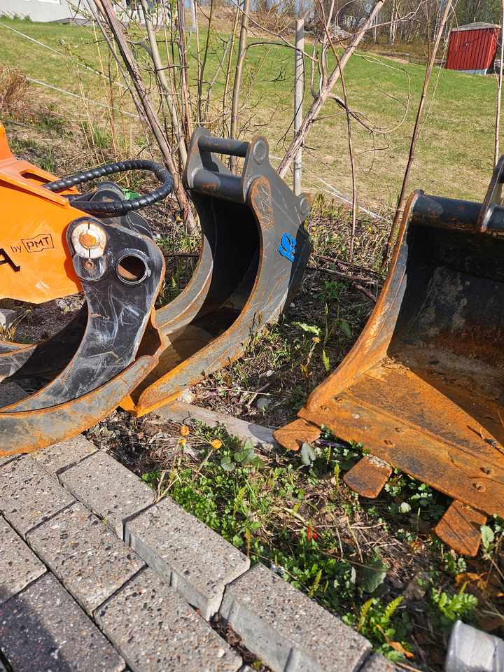 Komatsu PC24MR - Mini escavadeira: foto 4 Komatsu PC24MR - Mini escavadeira: foto 4