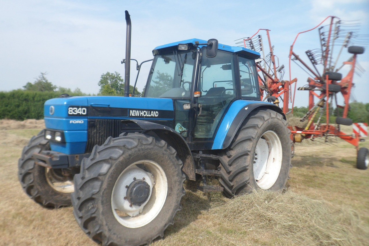 NEW HOLLAND 8340 - Trator: foto 2 NEW HOLLAND 8340 - Trator: foto 2