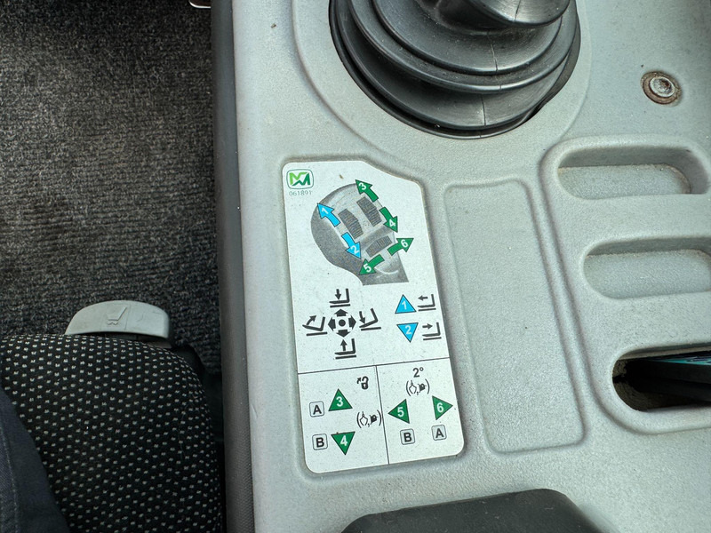 Empilhador telescópico Merlo 28.8L Plus Merlo 28.8L Plus: foto 17 Empilhador telescópico Merlo 28.8L Plus Merlo 28.8L Plus: foto 17