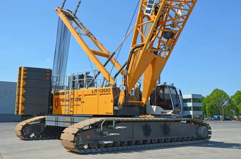 LIEBHERR LR1300 - Guindaste sobre esteiras: foto 4 LIEBHERR LR1300 - Guindaste sobre esteiras: foto 4