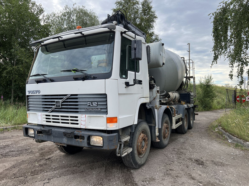 Volvo FL12 - Bomba de betão estacionária: foto 1 Volvo FL12 - Bomba de betão estacionária: foto 1