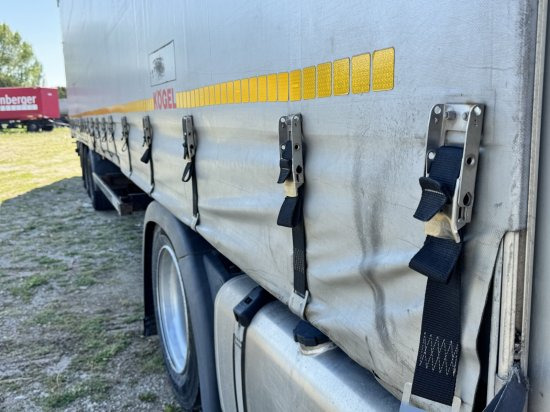 Kögel SN 24-1 - Semi-reboque de lona: foto 2 Kögel SN 24-1 - Semi-reboque de lona: foto 2