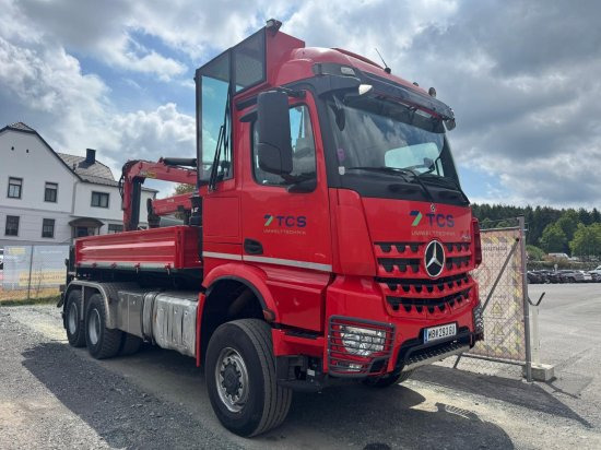 Mercedes-Benz AROCS 3552 963-2F Epsilon M100L86 Kran ? Leistungsstarker Holzladekran mit hoher Reichweite - Camião grua: foto 2 Mercedes-Benz AROCS 3552 963-2F Epsilon M100L86 Kran ? Leistungsstarker Holzladekran mit hoher Reichweite - Camião grua: foto 2