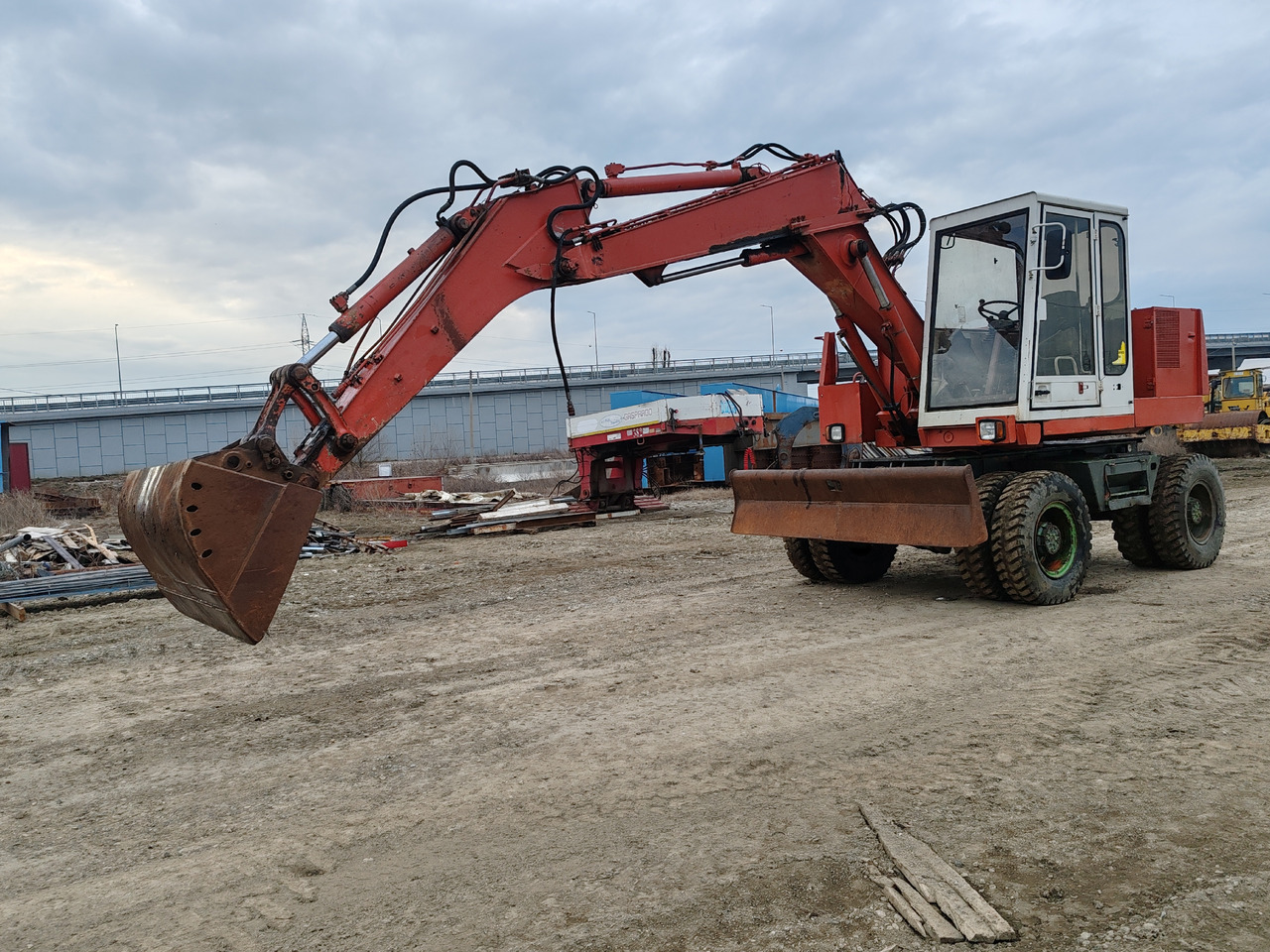 Case Poclain 61P - Escavadeira de rodas: foto 3 Case Poclain 61P - Escavadeira de rodas: foto 3