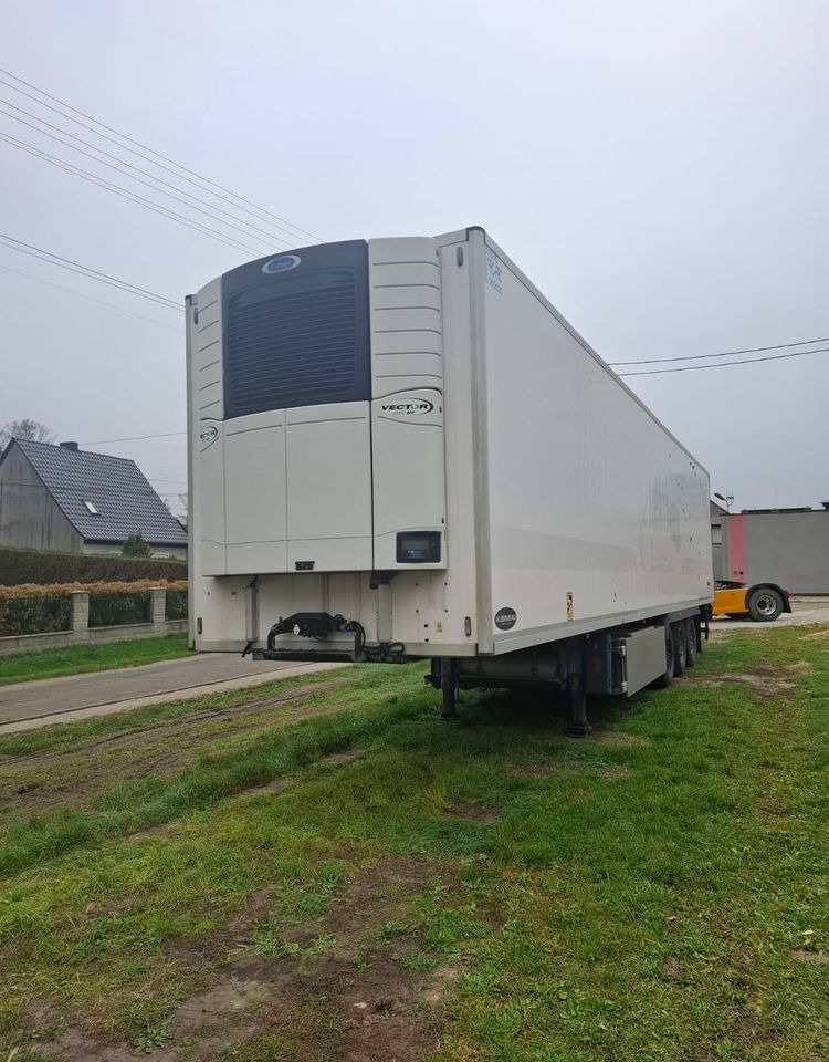 LeciTrailer Carrier Vector 1950 Mt - Semi-reboque frigorífico: foto 1 LeciTrailer Carrier Vector 1950 Mt - Semi-reboque frigorífico: foto 1