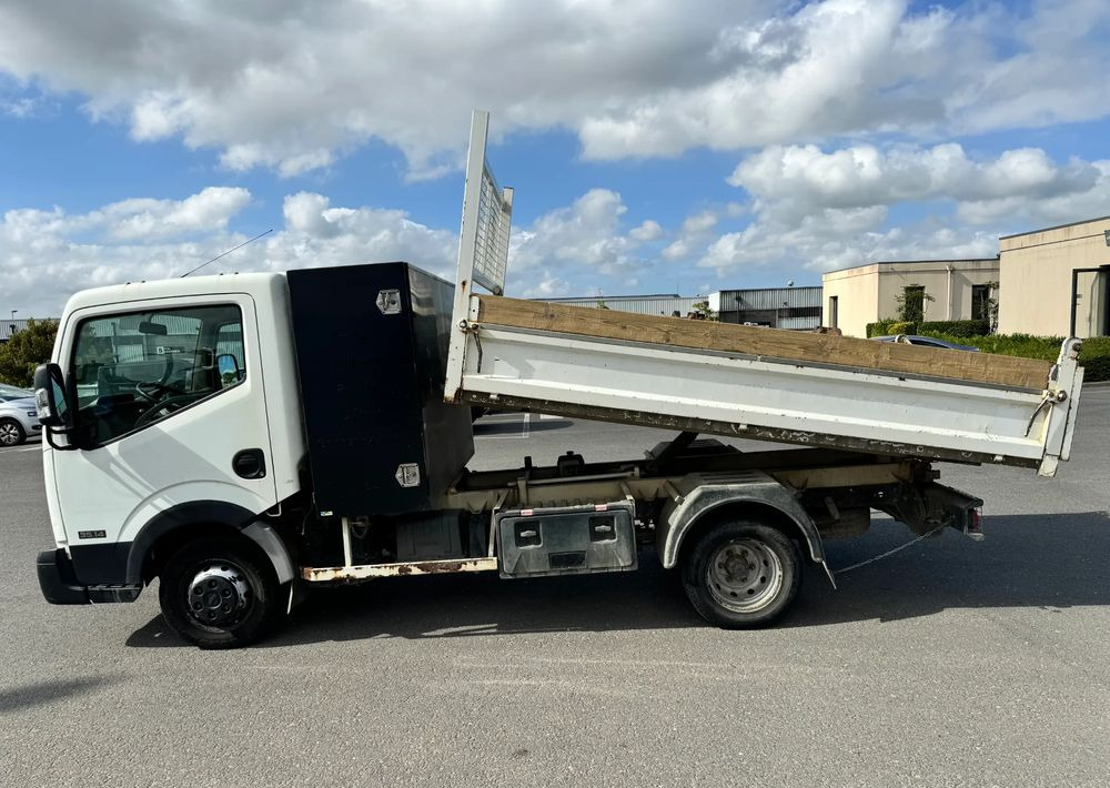 Nissan NT400 - Camião basculante: foto 2 Nissan NT400 - Camião basculante: foto 2