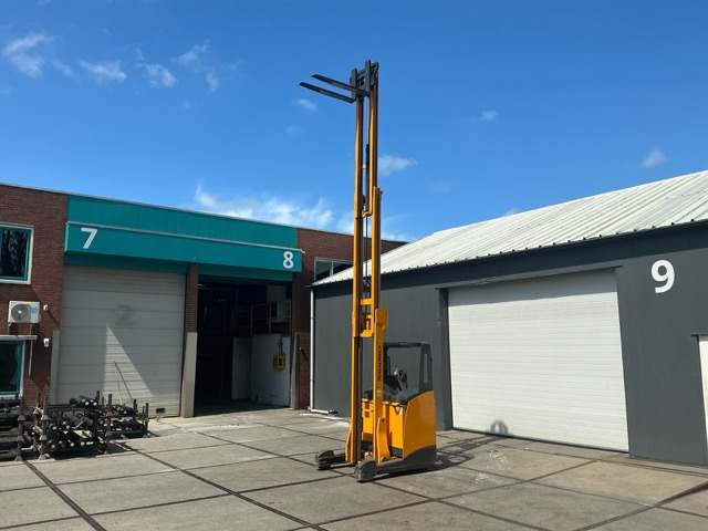 Jungheinrich ETV 214 - Empilhador: foto 3 Jungheinrich ETV 214 - Empilhador: foto 3