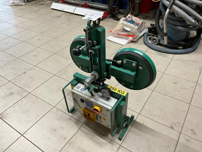 Muyen VA700 - Máquina de construção: foto 1 Muyen VA700 - Máquina de construção: foto 1