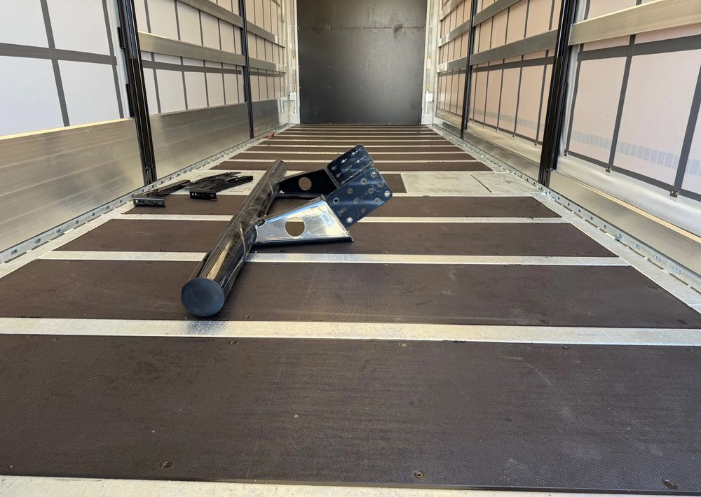 Camião de lona MAN TGM 18.250 FIRANA 22 euro palety!: foto 9 Camião de lona MAN TGM 18.250 FIRANA 22 euro palety!: foto 9