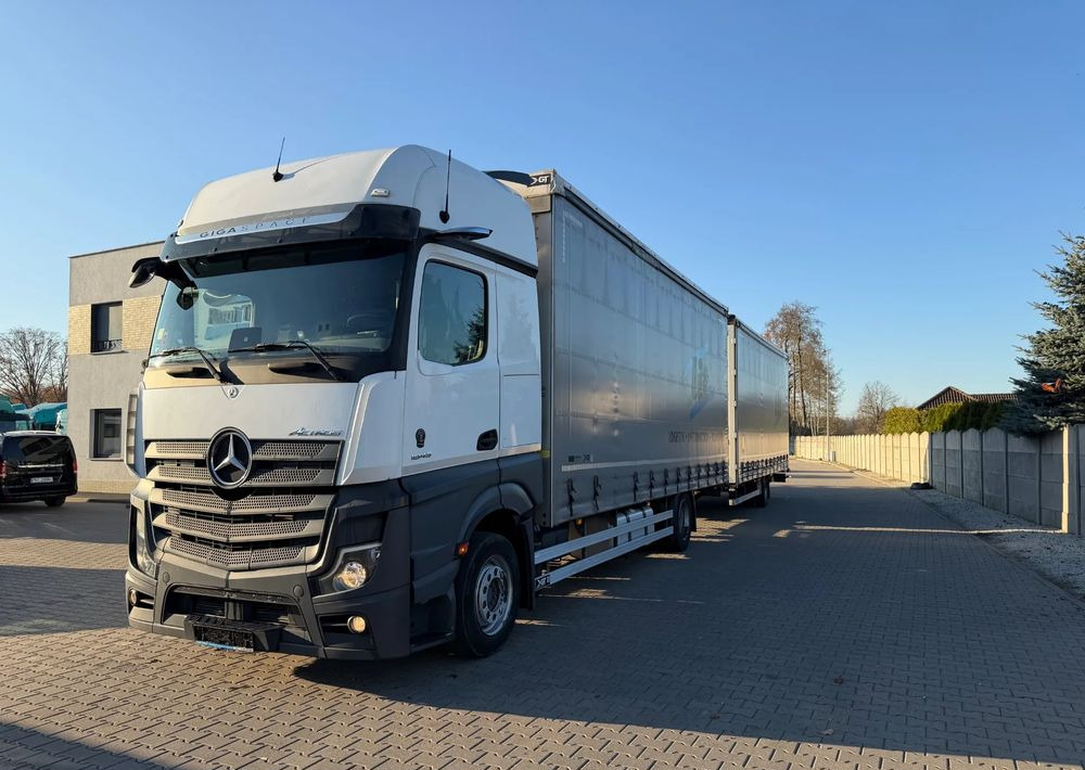 Mercedes-Benz ACTROS 1845 Zestaw przestrzenny przejazdowy120m3 - Camião de lona: foto 2 Mercedes-Benz ACTROS 1845 Zestaw przestrzenny przejazdowy120m3 - Camião de lona: foto 2