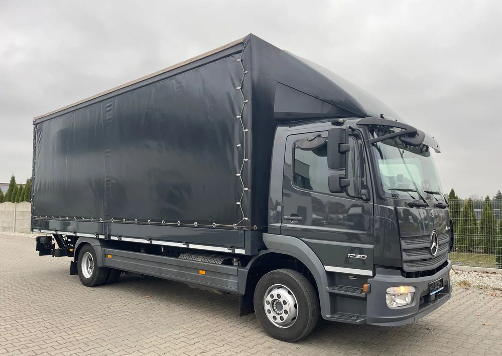 Mercedes-Benz ATEGO 1230 - Camião de lona: foto 1 Mercedes-Benz ATEGO 1230 - Camião de lona: foto 1