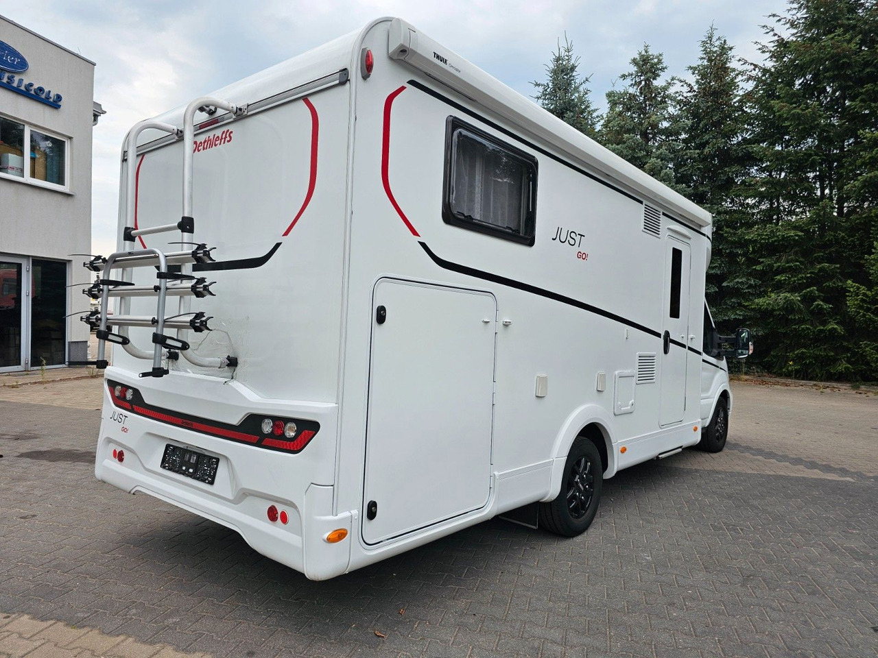 Dethleffs JUST GO T7055 EB Winter 4xBett Elektr.Hubbet - Autocaravana perfilada: foto 4 Dethleffs JUST GO T7055 EB Winter 4xBett Elektr.Hubbet - Autocaravana perfilada: foto 4