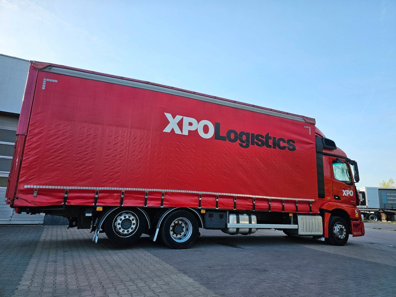 Mercedes-Benz 2543 ACTROS 6x2 JUMBO 8,2 Erhöhtes Dach Edscha - Camião de lona: foto 4 Mercedes-Benz 2543 ACTROS 6x2 JUMBO 8,2 Erhöhtes Dach Edscha - Camião de lona: foto 4