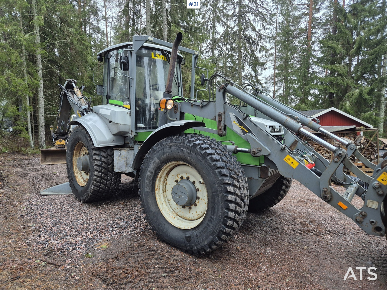 Lännen 8800E Kaivurikuormaaja - Retroescavadeira: foto 2 Lännen 8800E Kaivurikuormaaja - Retroescavadeira: foto 2