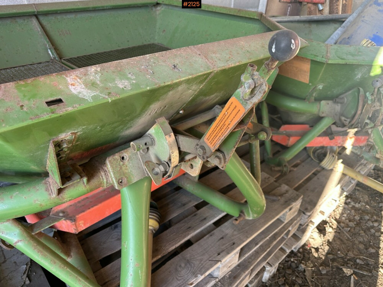 Fertilizer spreader - Distribuidor de fertilizantes: foto 2 Fertilizer spreader - Distribuidor de fertilizantes: foto 2