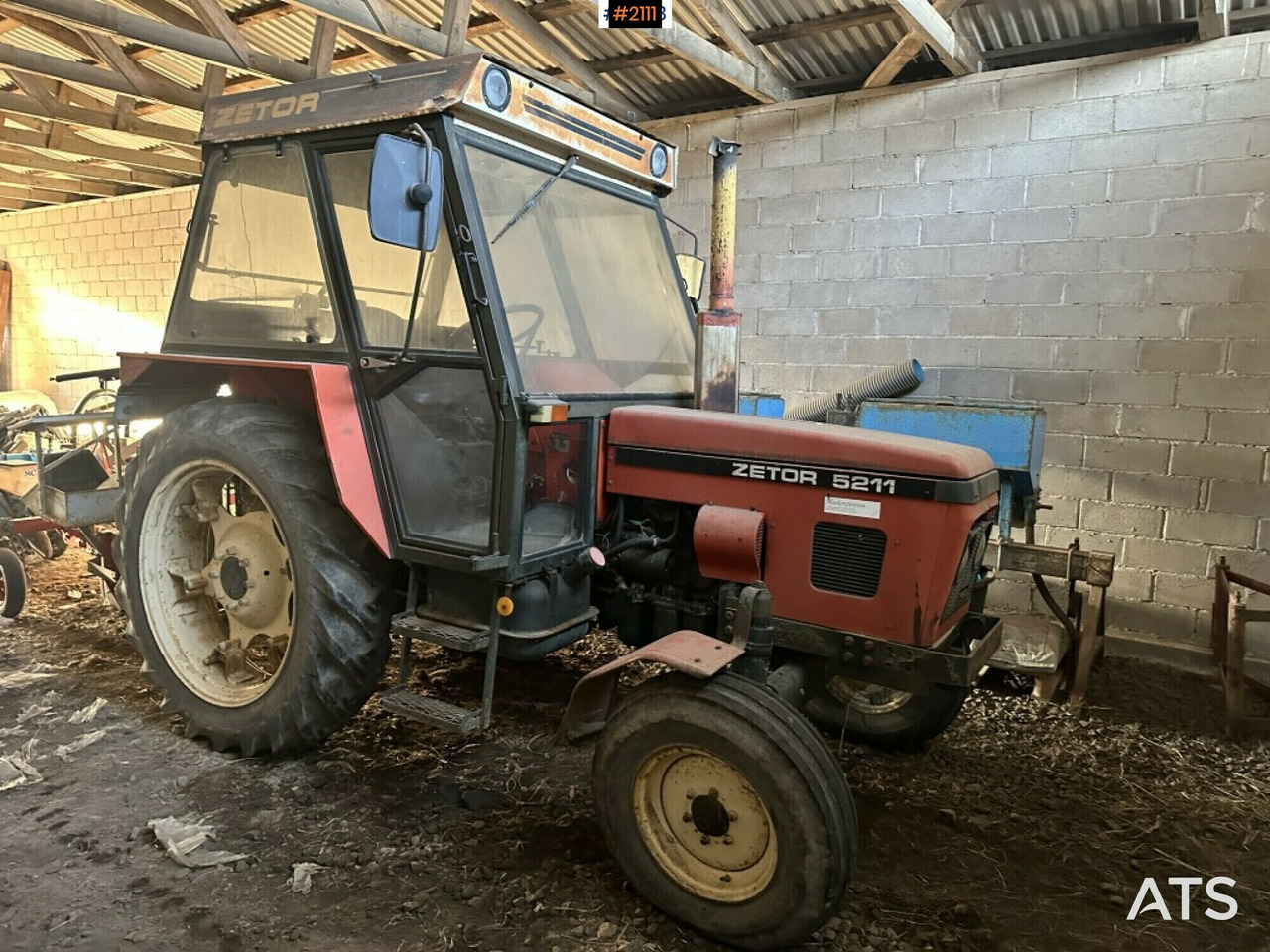 Tractor Zetor 5211 - Trator: foto 1 Tractor Zetor 5211 - Trator: foto 1