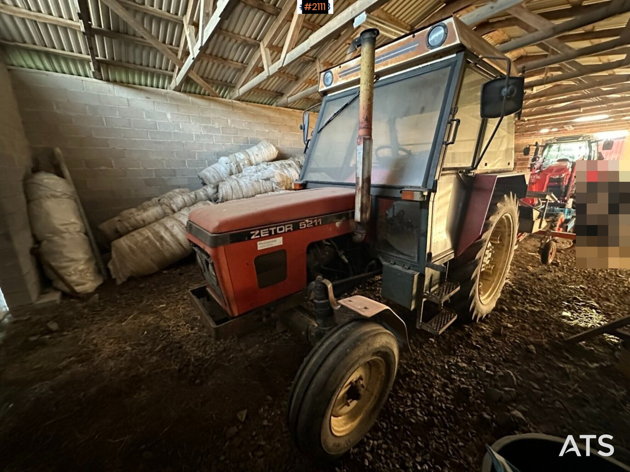 Tractor Zetor 5211 - Trator: foto 2 Tractor Zetor 5211 - Trator: foto 2