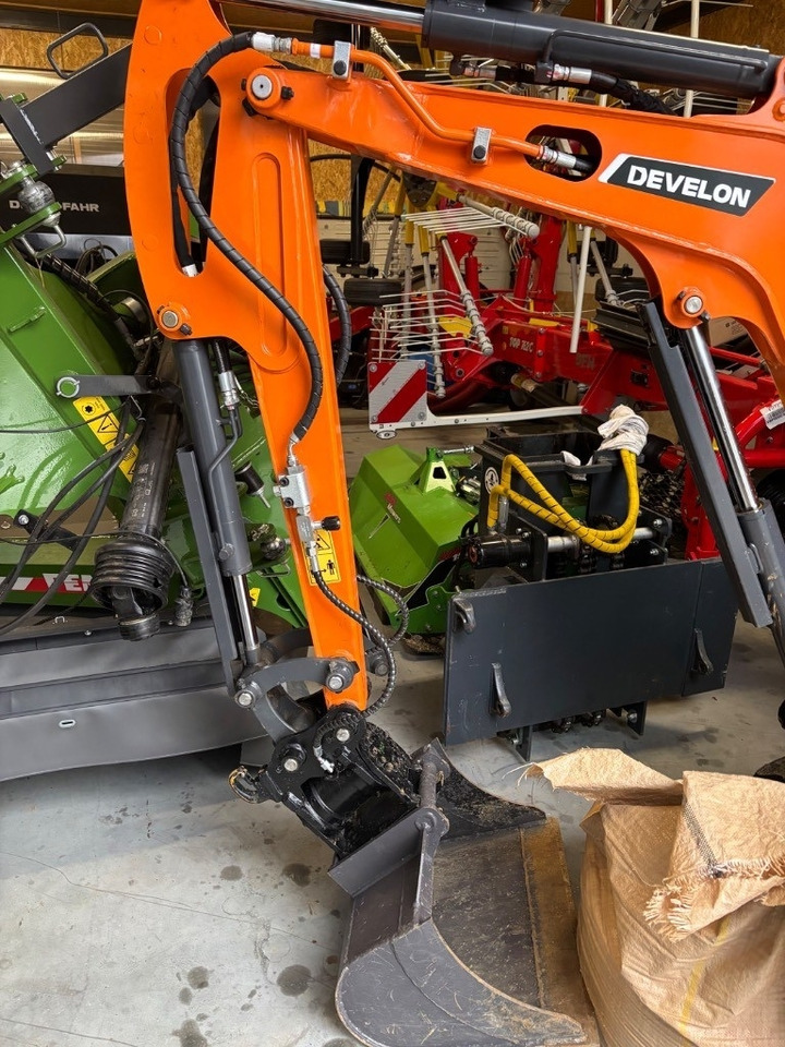 Develon DX 19 Z-7 - Mini escavadeira: foto 3 Develon DX 19 Z-7 - Mini escavadeira: foto 3