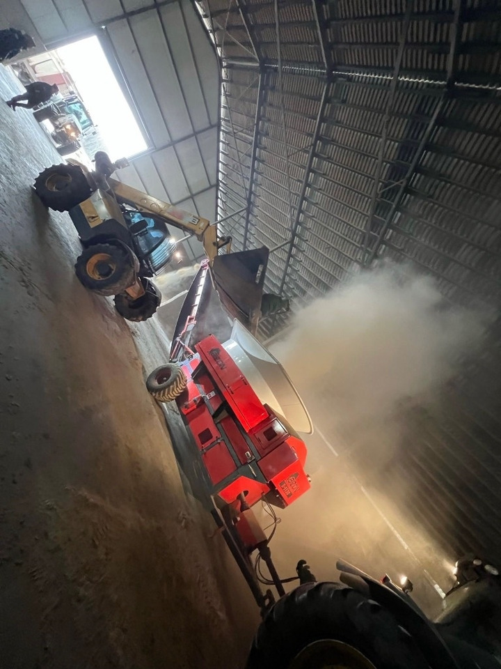 Haybuster BIZON B-1130 Strohmühle Strohhäcksler Tub Grinder - Trituradora de palha: foto 3 Haybuster BIZON B-1130 Strohmühle Strohhäcksler Tub Grinder - Trituradora de palha: foto 3