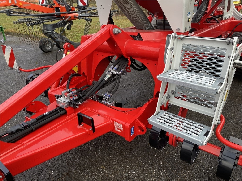 Pöttinger Terrasem 3000 D - Semeadora combinada: foto 5 Pöttinger Terrasem 3000 D - Semeadora combinada: foto 5